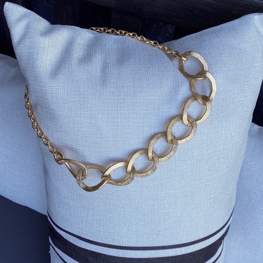 Necklace Gold-toned loop